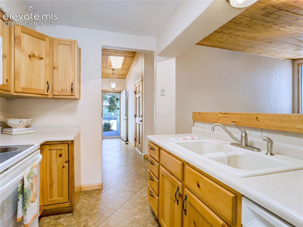 5915 Pemberton Way Colorado Springs CO 80919