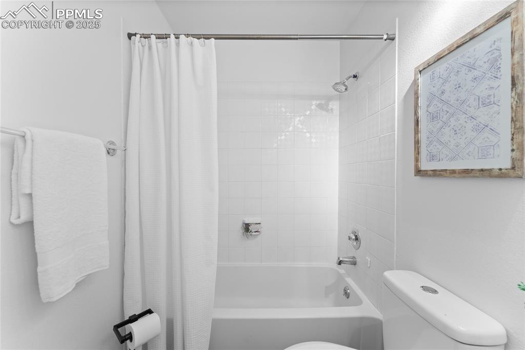 5807 Chokecherry Drive Colorado Springs CO 80919