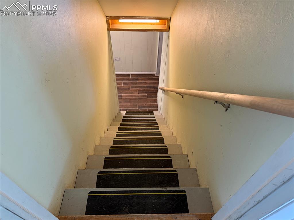 251 Fay Drive Colorado Springs CO 80911