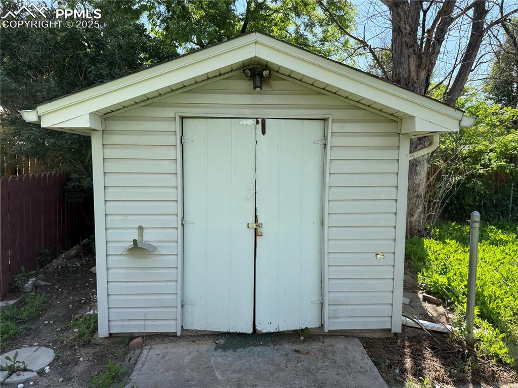 251 Fay Drive Colorado Springs CO 80911