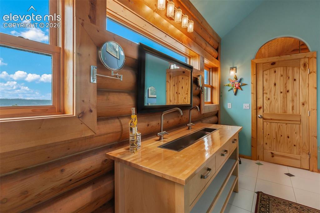 9 Arapahoe Street Woodland Park CO 80863