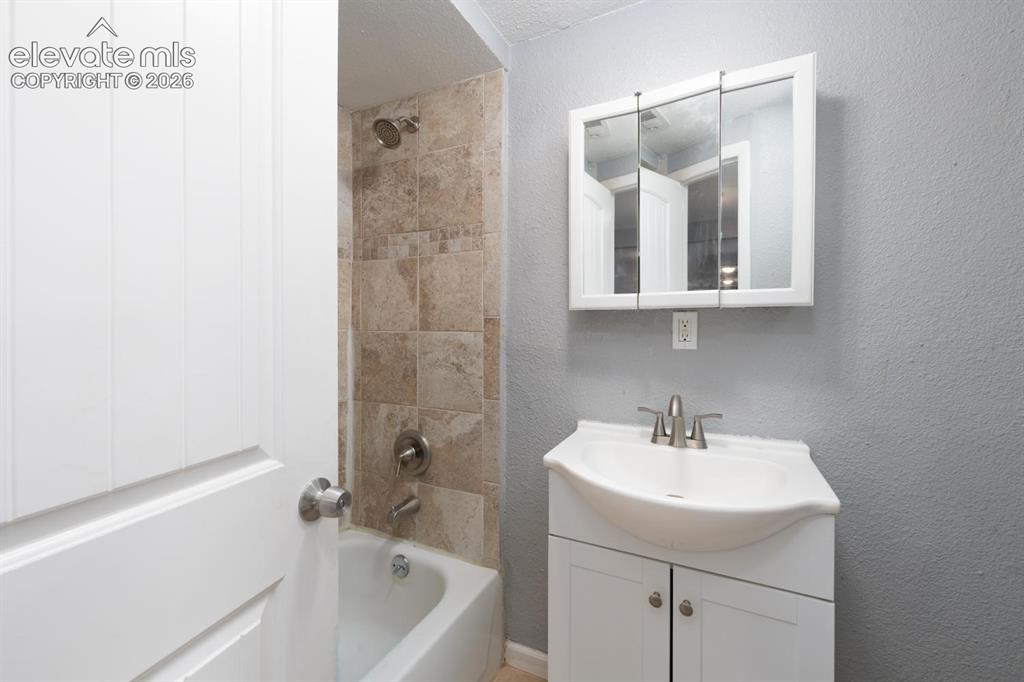 533 N 17th Street Colorado Springs CO 80904