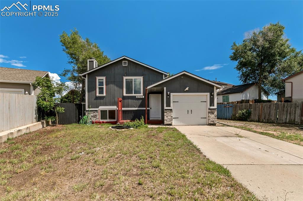 2025 Grosbear Lane Colorado Springs CO 80916