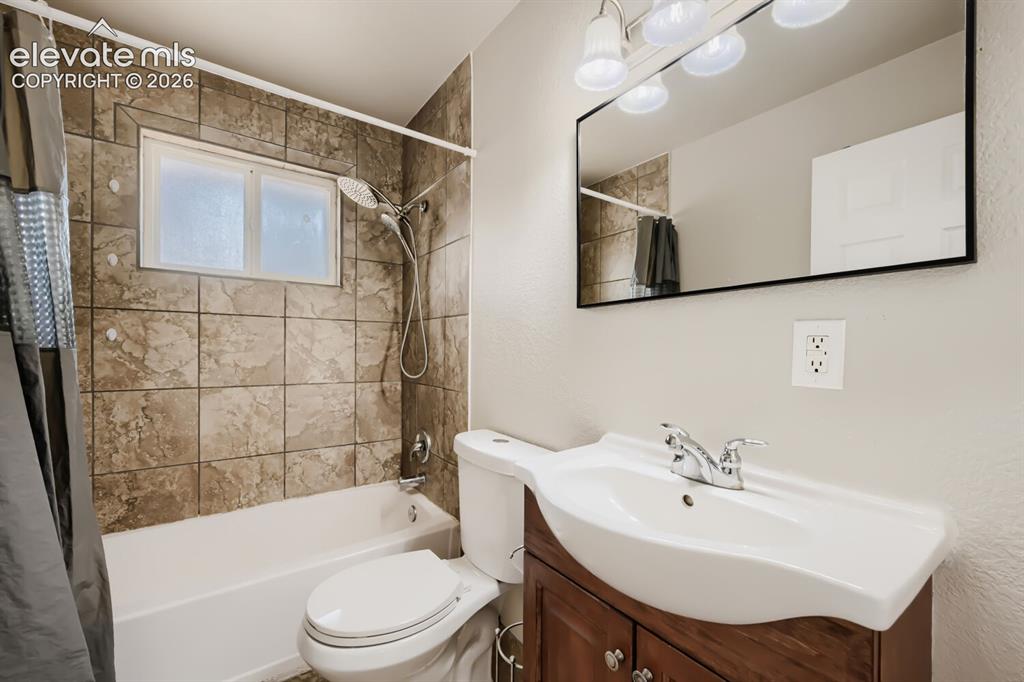 244 Everett Drive Colorado Springs CO 80911