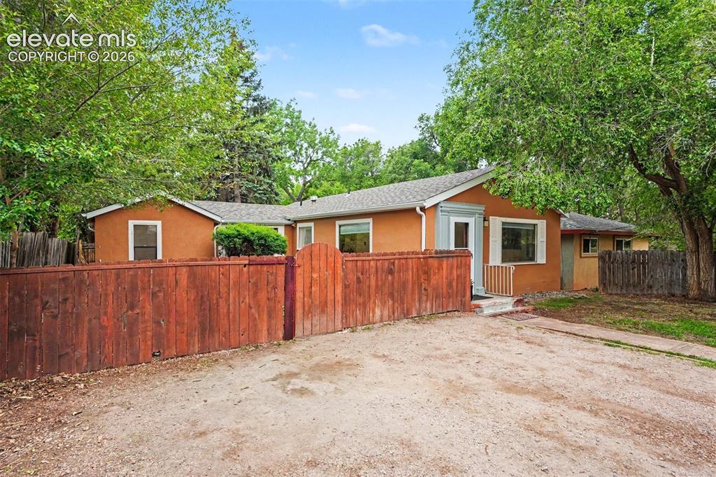 105 Via San Miguel Manitou Springs CO 80829