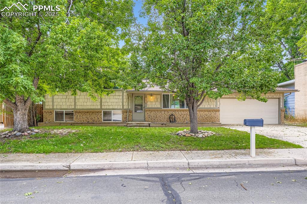 4806 Sprucewood Drive Colorado Springs CO 80918