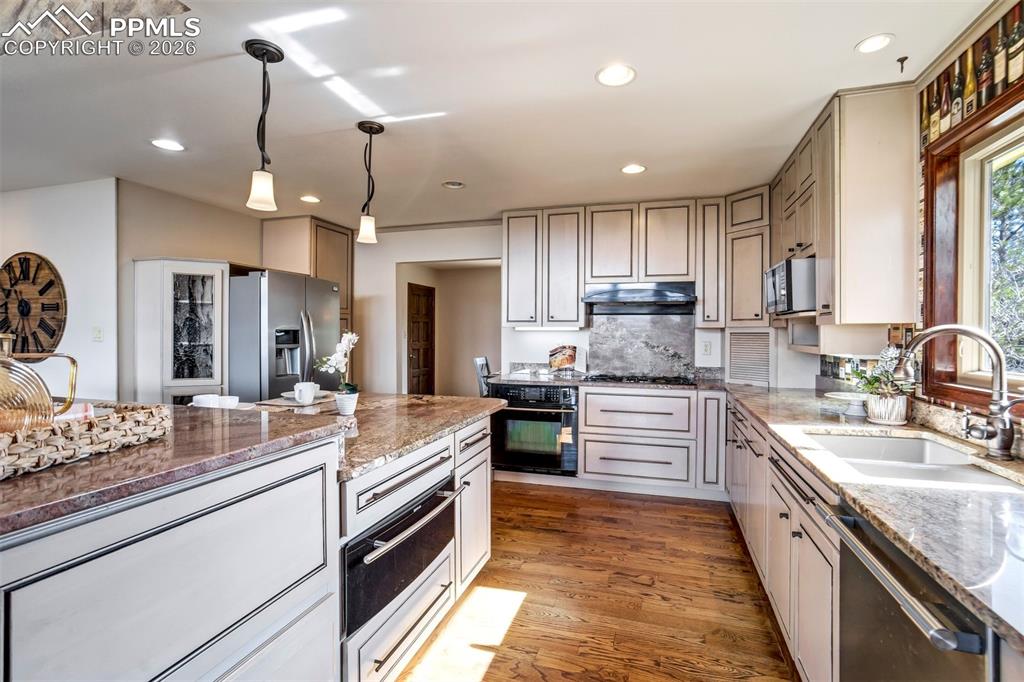 4323 Roundtree Court Colorado Springs CO 80915