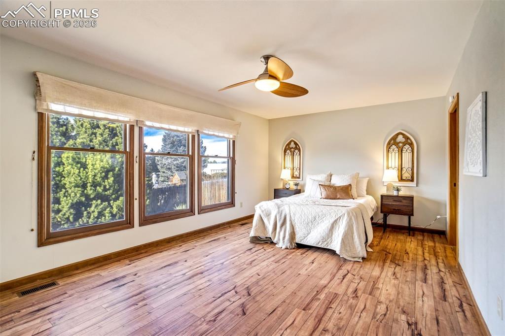 4323 Roundtree Court Colorado Springs CO 80915
