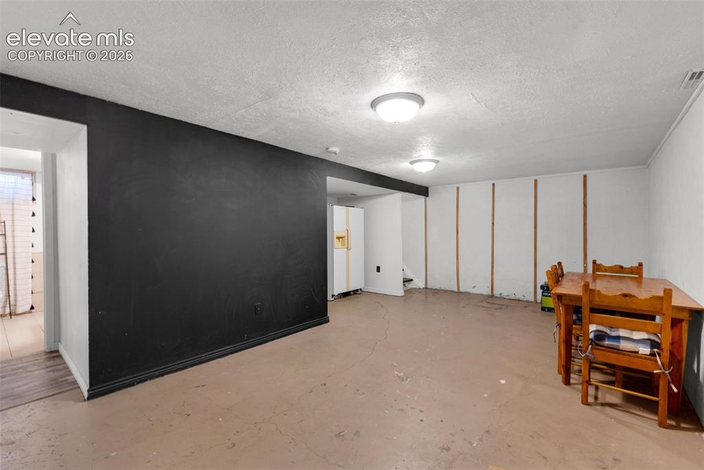 69 Hanson Lane Pueblo CO 81001