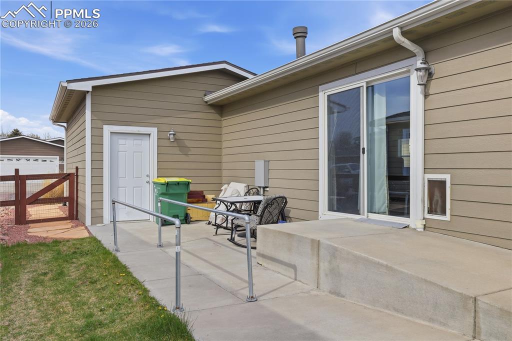 4294 Gray Fox Heights Colorado Springs CO 80922