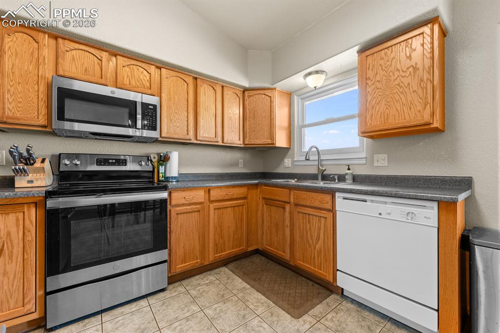 965 N Cimarron Drive Pueblo CO 81007