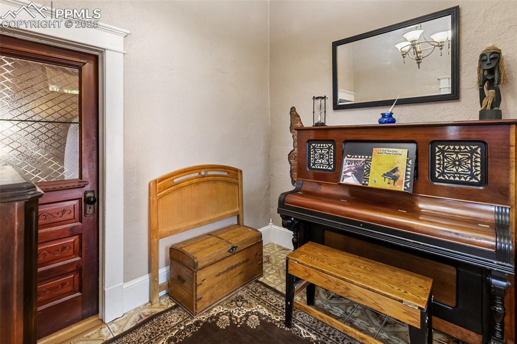119 S 3rd Street Victor CO 80860