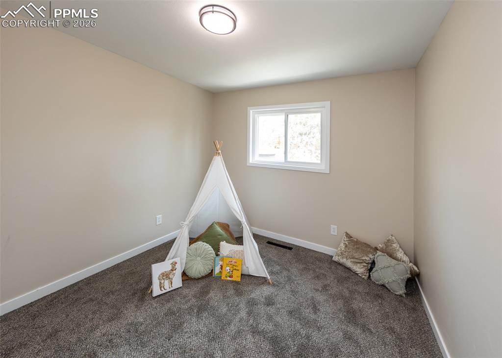 1021 Pioneer Lane Colorado Springs CO 80904