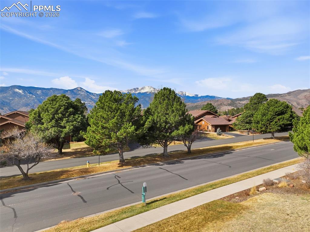 3810 Edgecliff Court Colorado Springs CO 80904