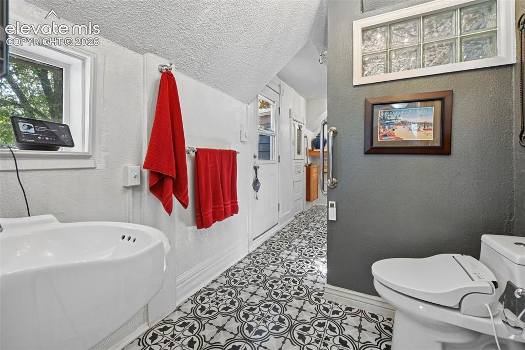 323 E Boulder Street Colorado Springs CO 80903