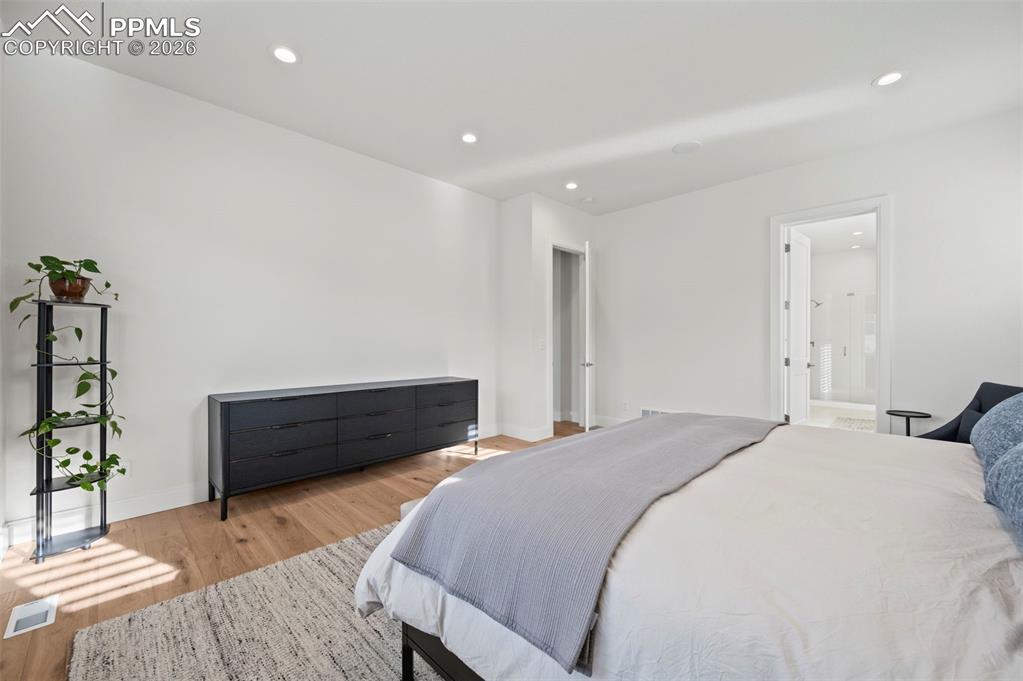 3474 Crest Hollow View Colorado Springs CO 80904