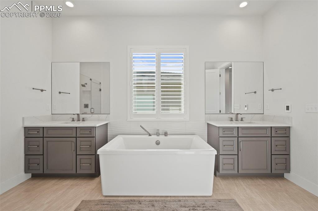 3474 Crest Hollow View Colorado Springs CO 80904