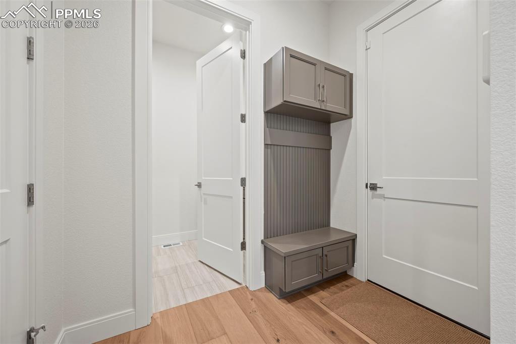 3474 Crest Hollow View Colorado Springs CO 80904