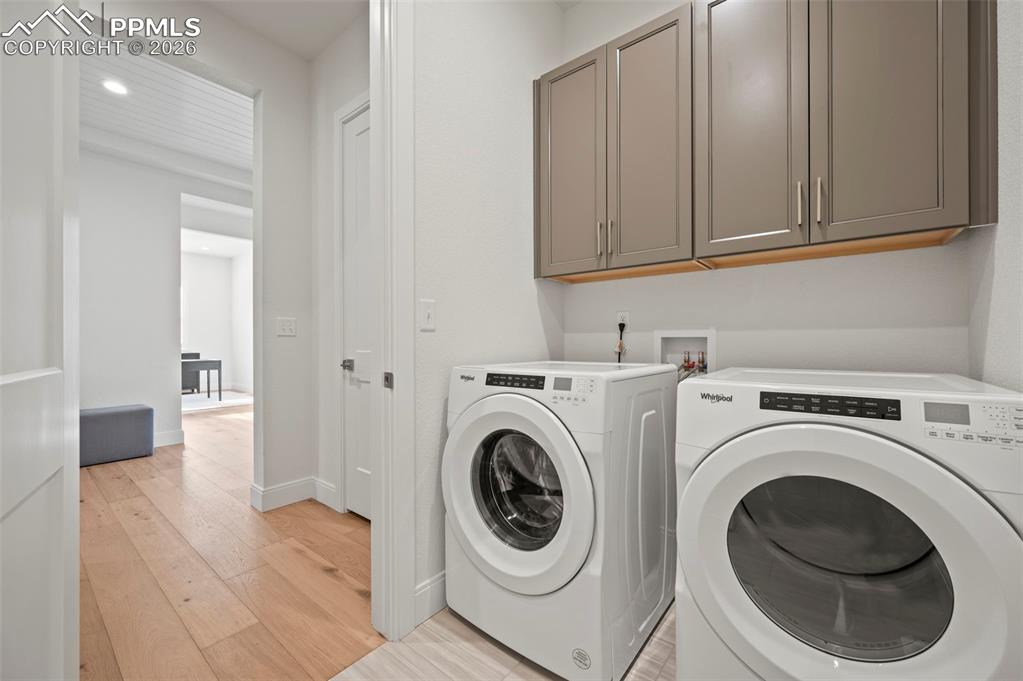 3474 Crest Hollow View Colorado Springs CO 80904