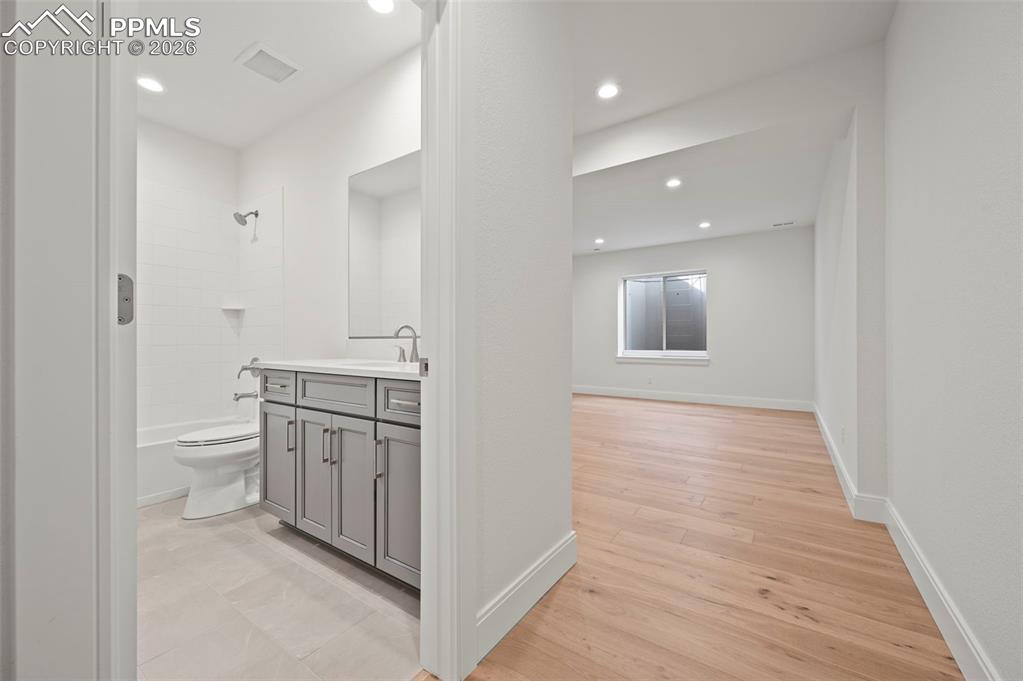 3474 Crest Hollow View Colorado Springs CO 80904