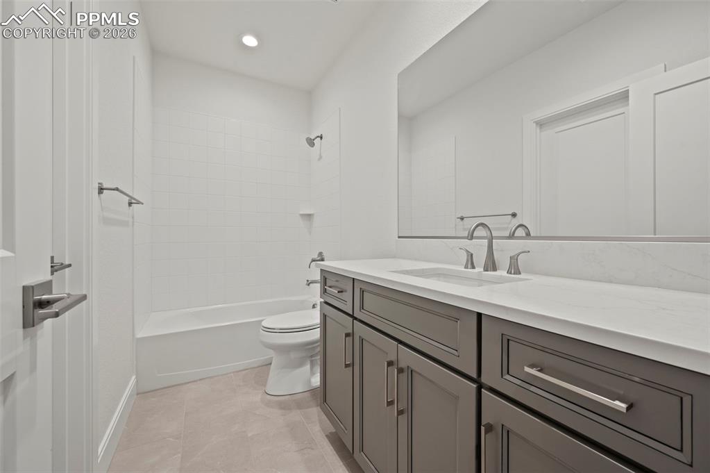 3474 Crest Hollow View Colorado Springs CO 80904