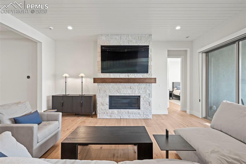 3474 Crest Hollow View Colorado Springs CO 80904