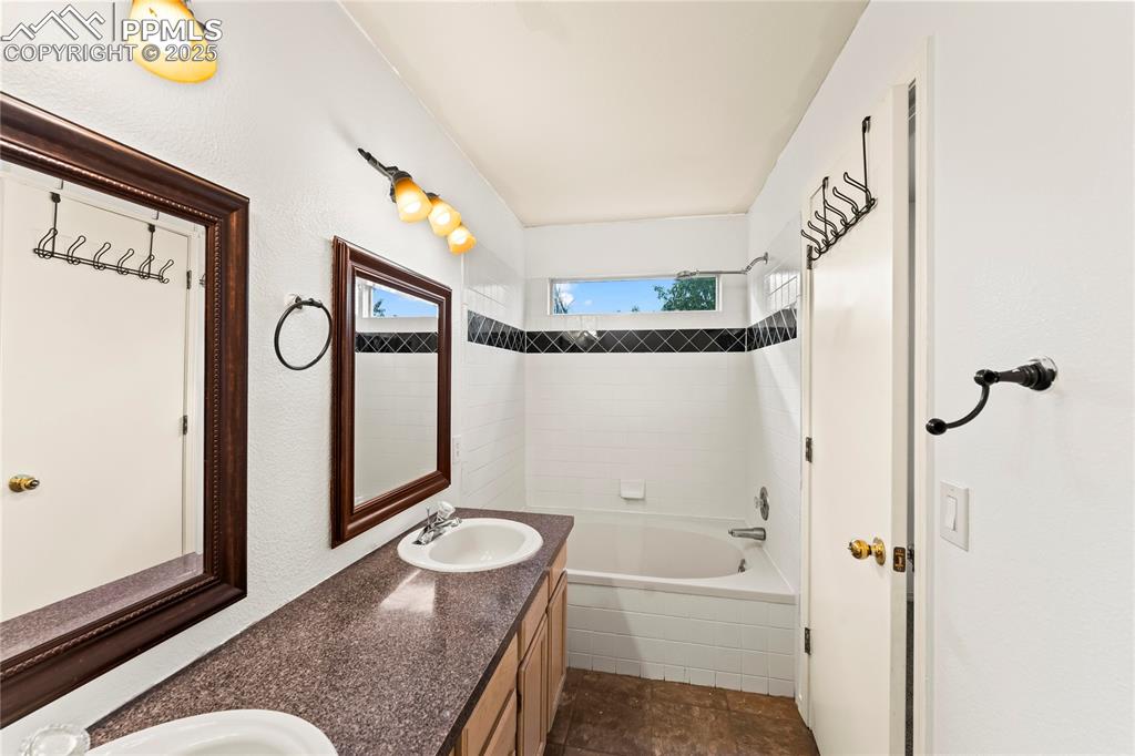 6260 Gemfield Drive Colorado Springs CO 80918