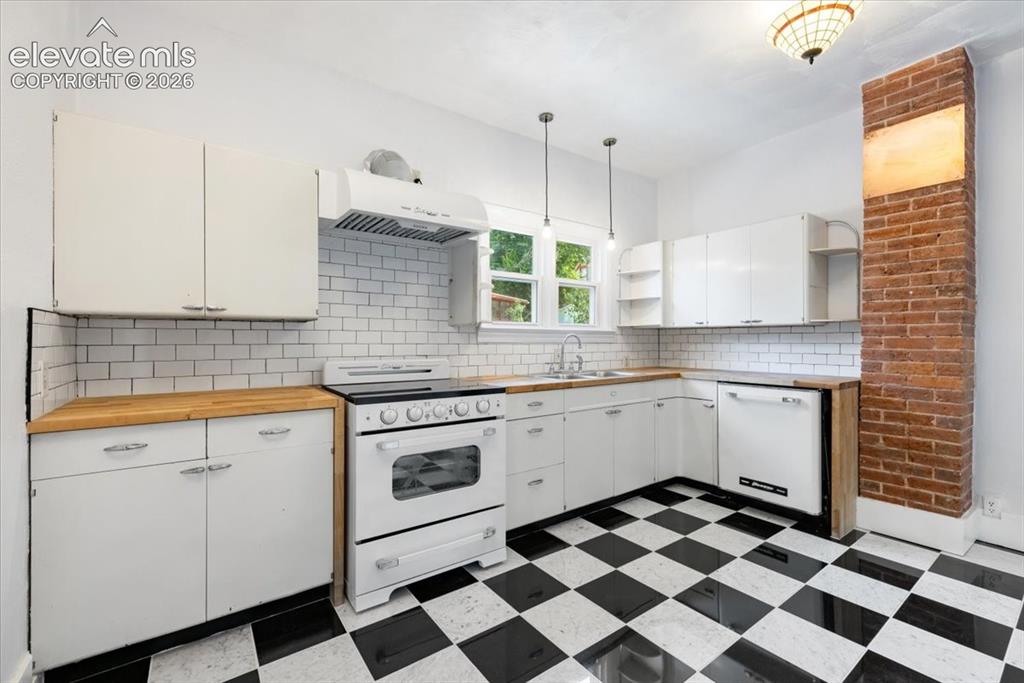 125 Ruxton Avenue Manitou Springs CO 80829