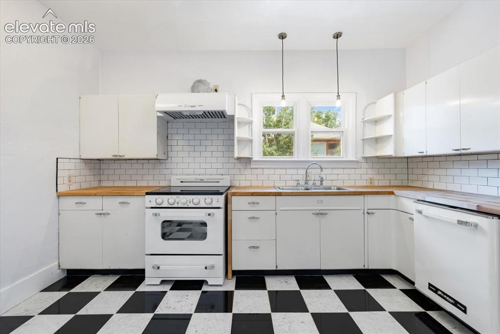 125 Ruxton Avenue Manitou Springs CO 80829