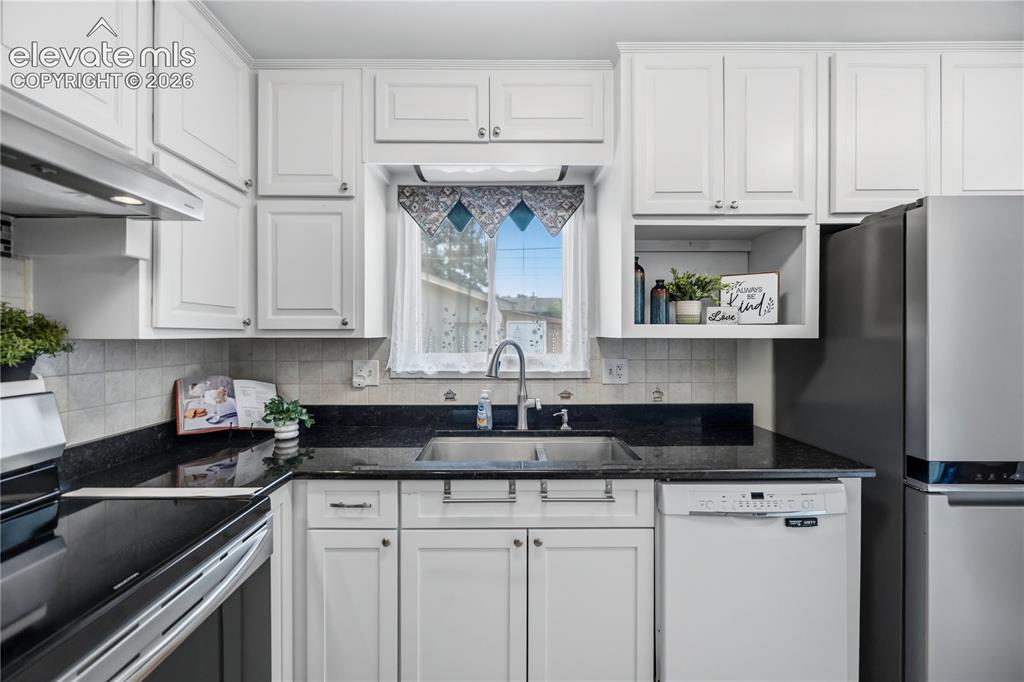 41 Landoe Lane Colorado Springs CO 80911