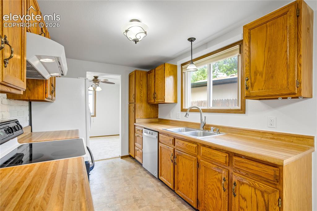 2070 Piros Drive Colorado Springs CO 80915