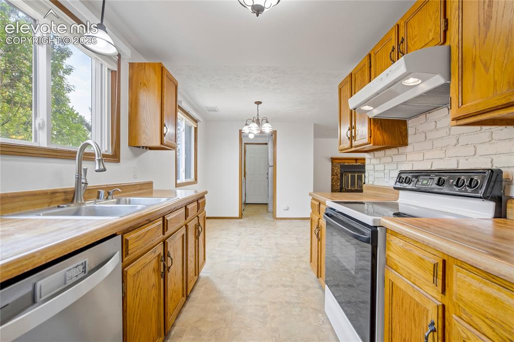 2070 Piros Drive Colorado Springs CO 80915