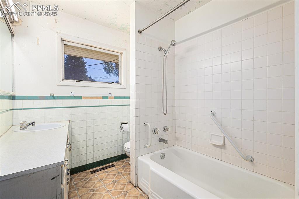 3825 Meadow Lane Colorado Springs CO 80907