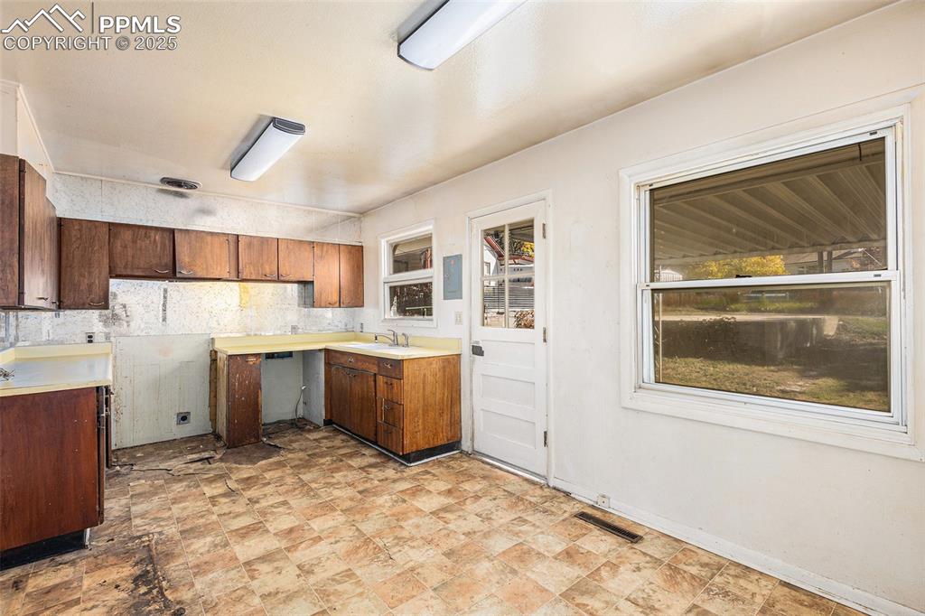 3825 Meadow Lane Colorado Springs CO 80907