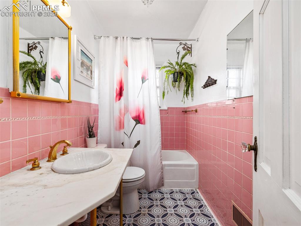 2932 8th Avenue Pueblo CO 81008