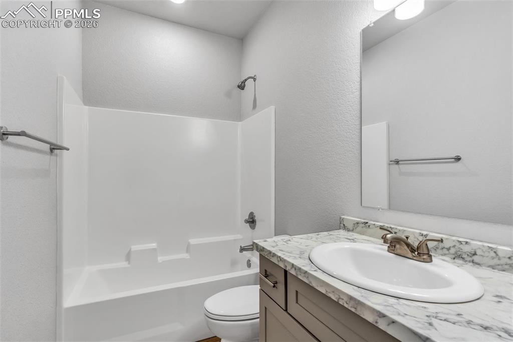10 Heatherwood Lane Pueblo CO 81008
