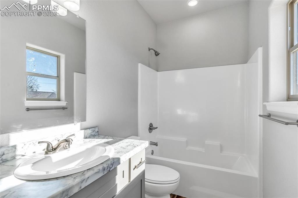 10 Heatherwood Lane Pueblo CO 81008