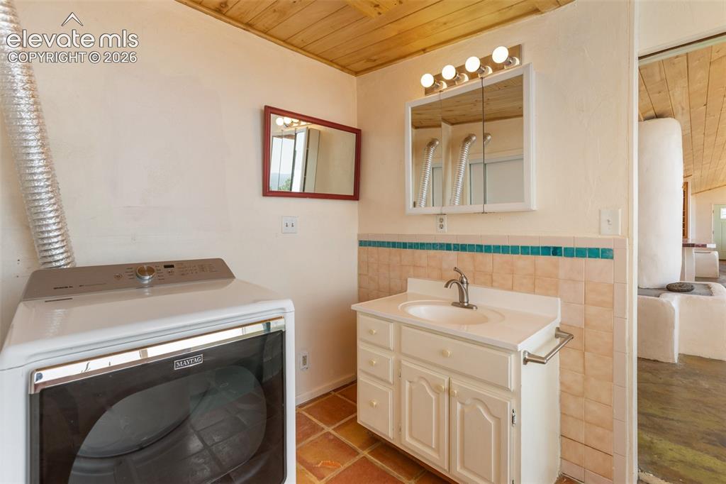 523 Navajo Trail Florissant CO 80816