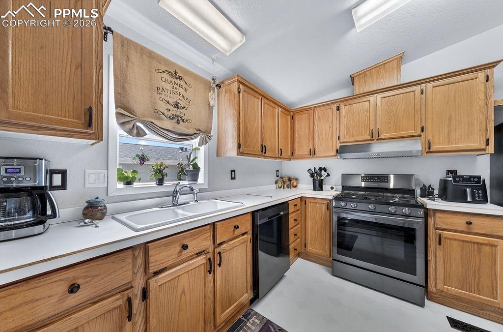 4024 Gray Fox Heights Colorado Springs CO 80922