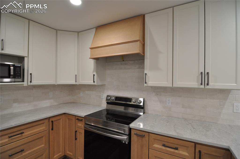 995 Oakwood Drive Castle Rock CO 80104