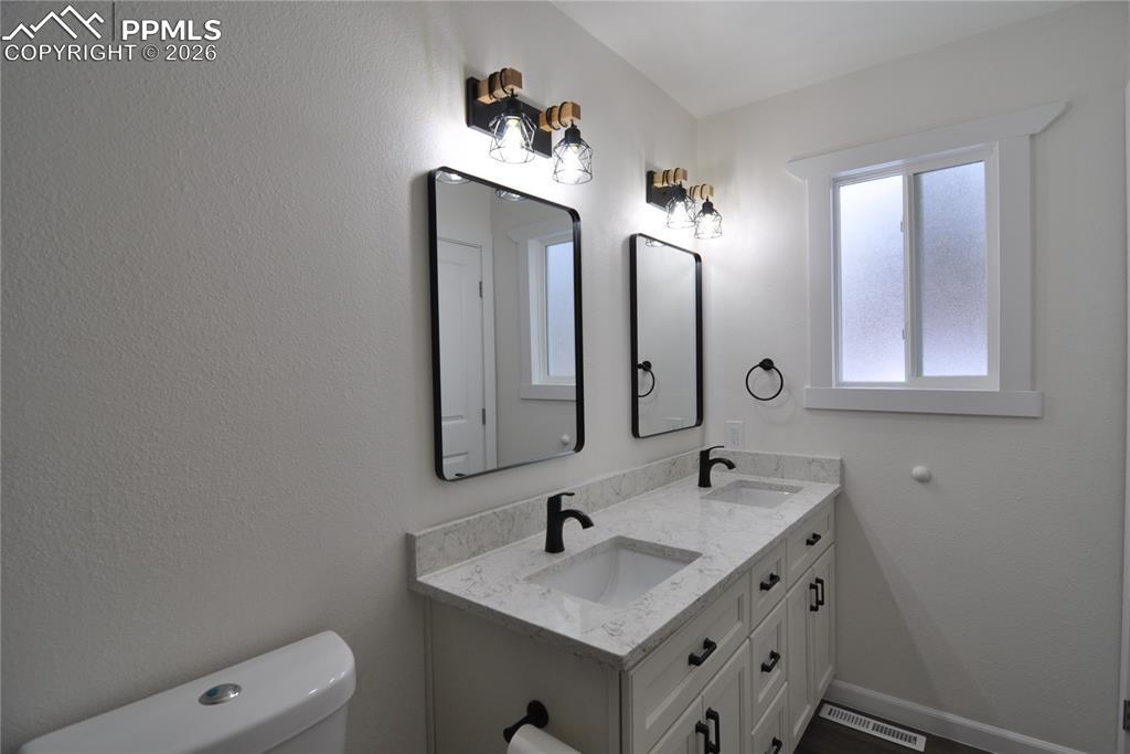 995 Oakwood Drive Castle Rock CO 80104