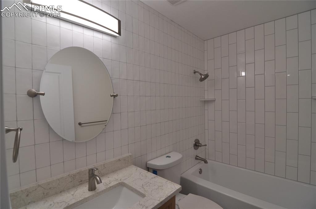 995 Oakwood Drive Castle Rock CO 80104