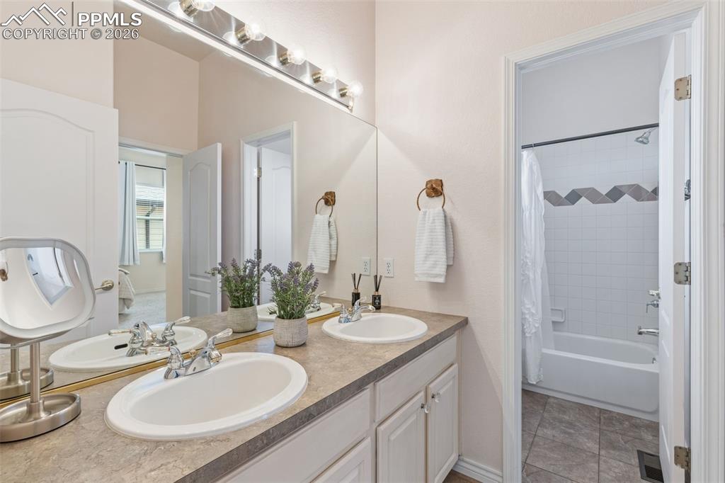 3425 Hollycrest Drive Colorado Springs CO 80920