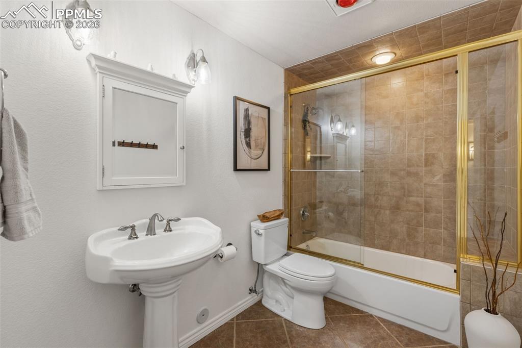 3425 Hollycrest Drive Colorado Springs CO 80920