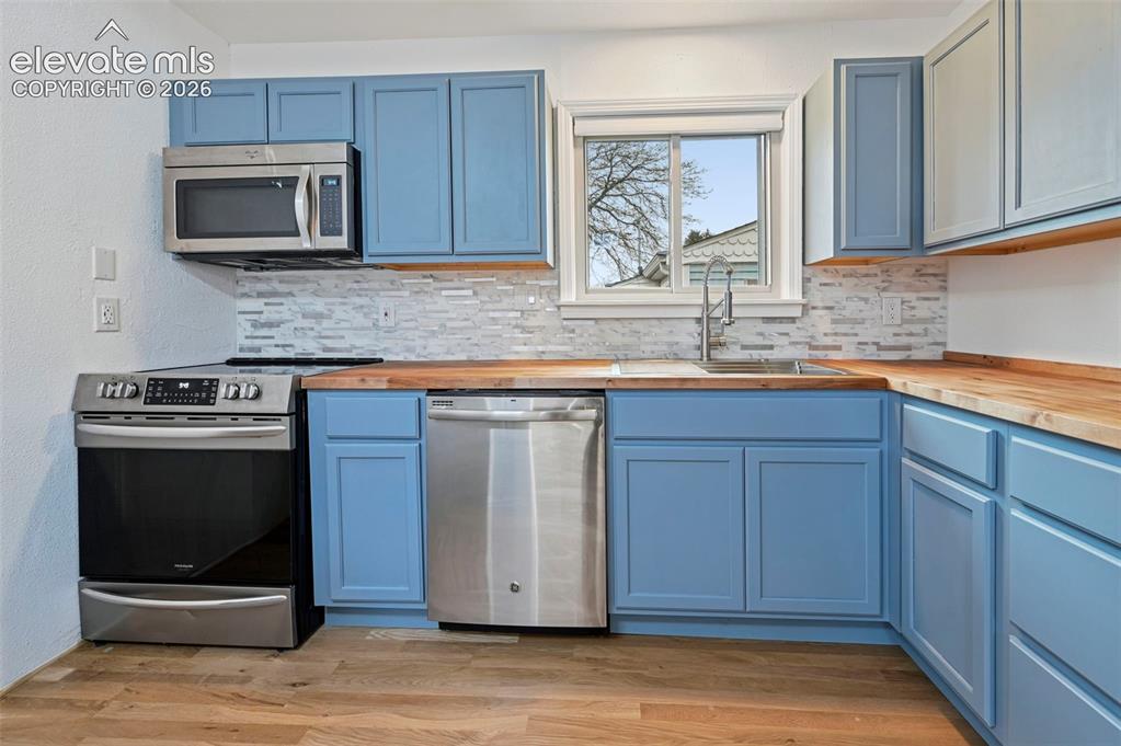 309 Redwood Drive Colorado Springs CO 80907