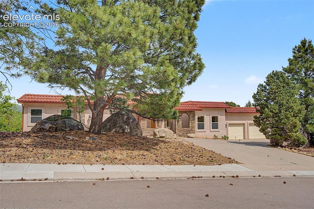 370 Oakhurst Lane Colorado Springs CO 80906