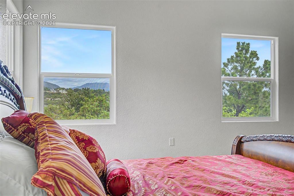 370 Oakhurst Lane Colorado Springs CO 80906