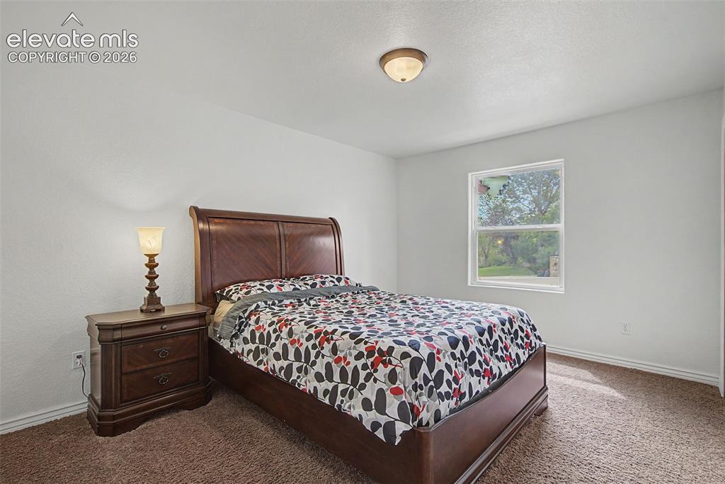 370 Oakhurst Lane Colorado Springs CO 80906
