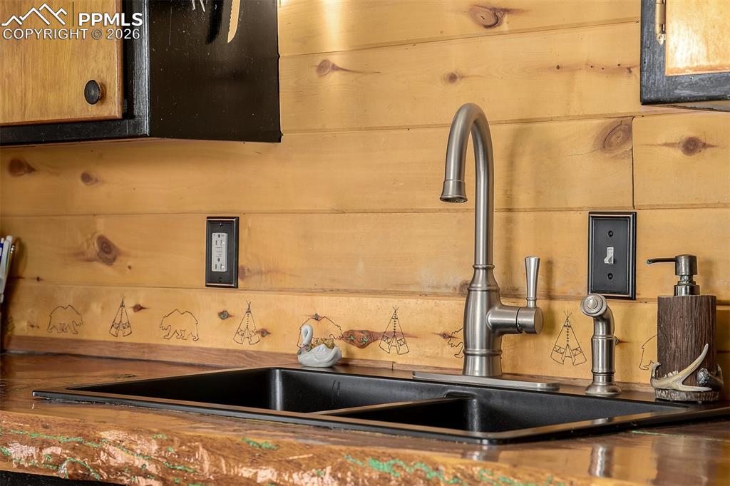 201 Lake Drive Florissant CO 80816