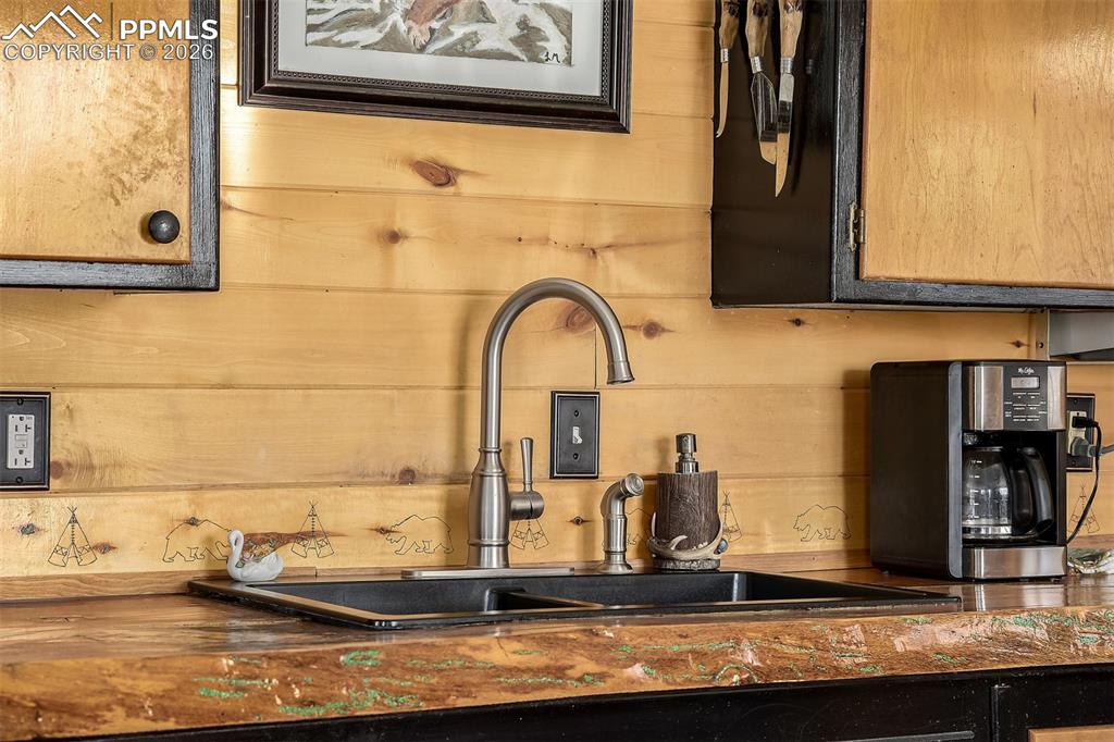 201 Lake Drive Florissant CO 80816